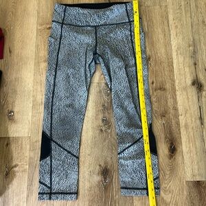 Lululemon leggings size 6